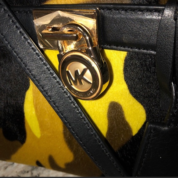 New Michael Kors Camo - Picture 2 of 11